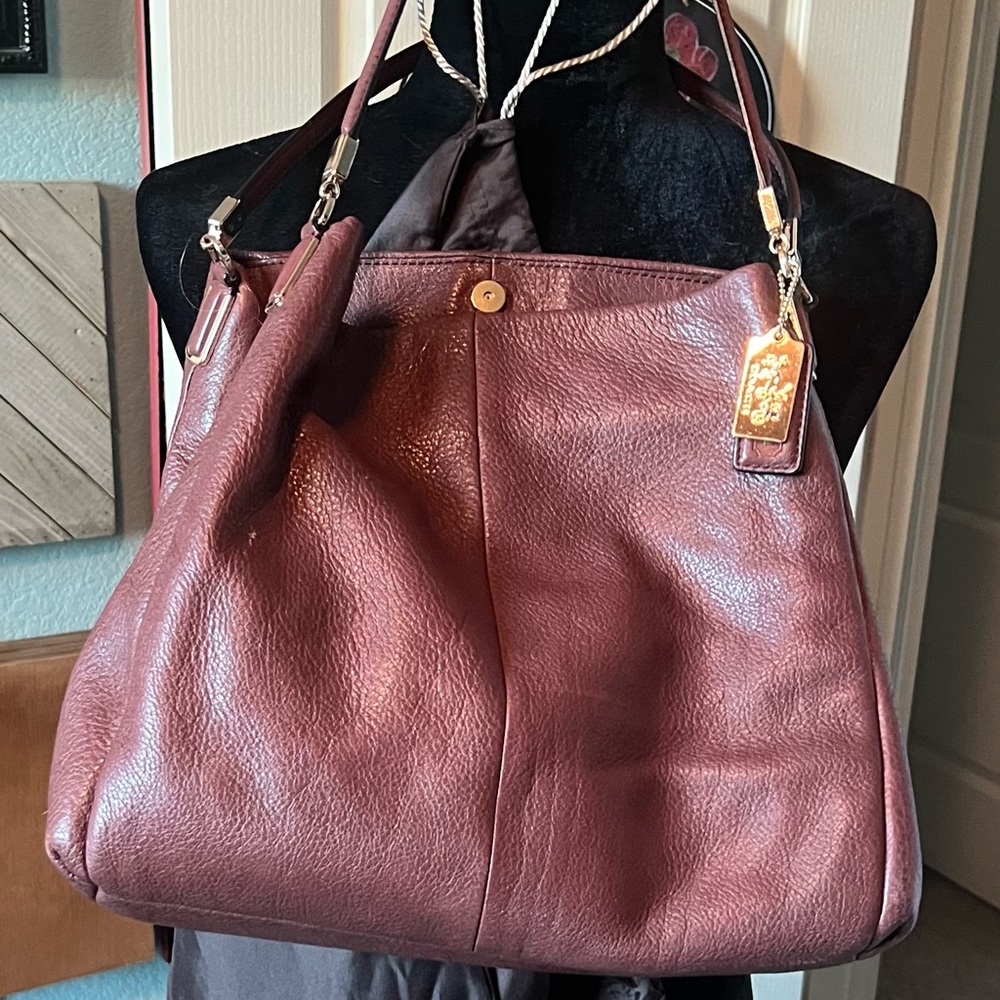 Coach phoebe wine/burgundy w gold three zippered pouch purse euc